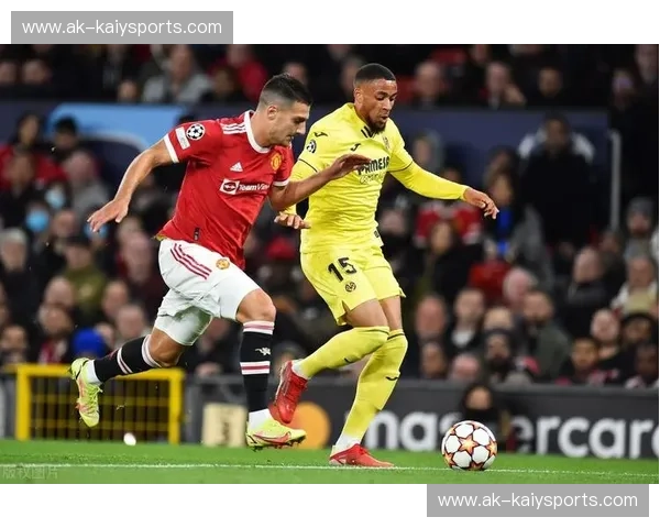 欧冠主持：点燃绿茵夜的声音艺术